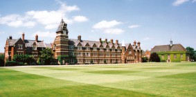 Felsted Summer School (8-17 a.)